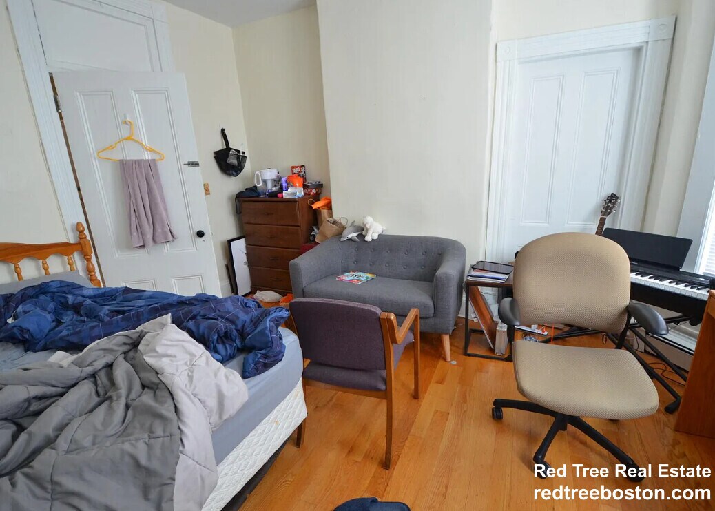 Apt 14 - 35 Brookline St