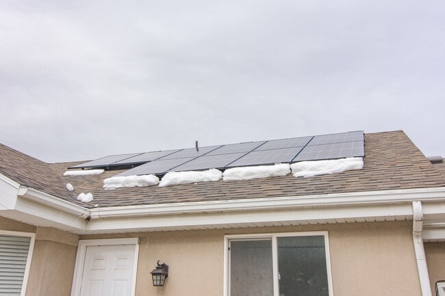 Building Photo - Gorgeous Bountiful Home w/ Solar & 3 Car Garage