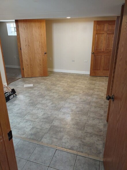 Livingroom area - 2717 W Rascher Ave