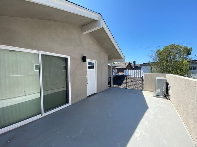 Building Photo - CDM Property