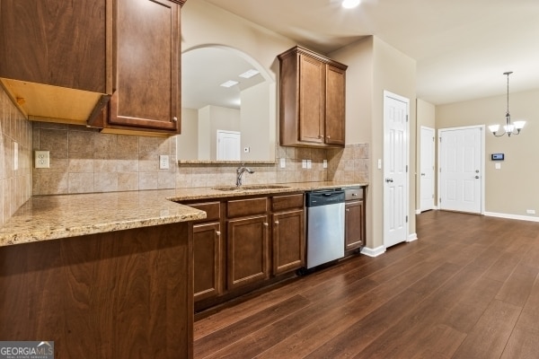 Building Photo - 3920 Lake Manor Way
