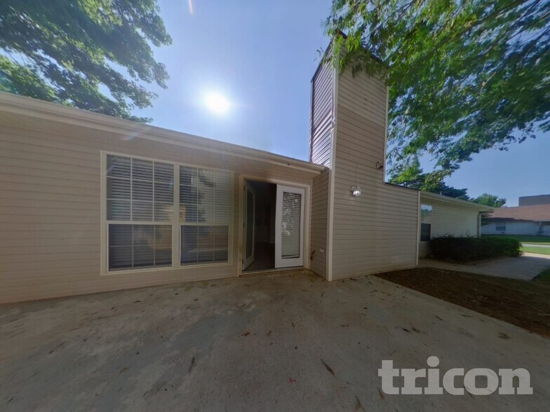 Building Photo - 3547 Lehigh Way