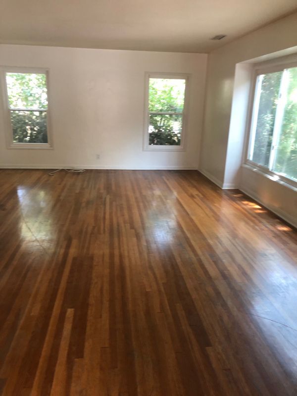 Building Photo - 2721 E Chevy Chase Dr