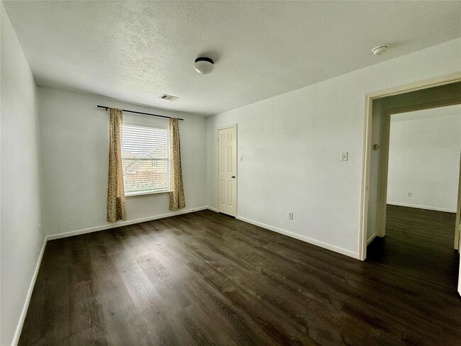 Building Photo - 804 Harvard Pointe Dr