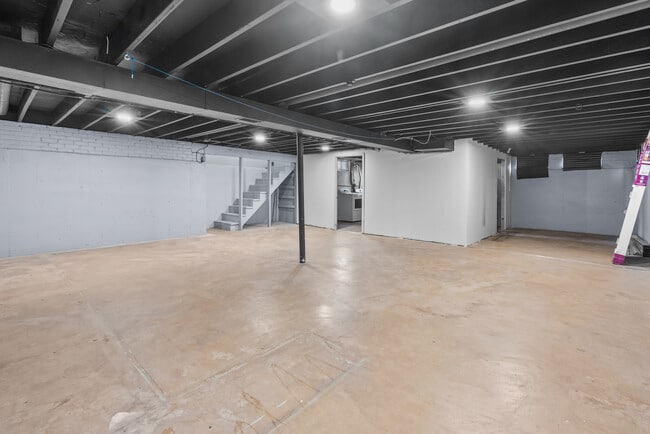 Building Photo - 4316 Mann St