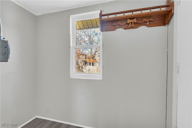 Building Photo - 14117 Sylvia Ave