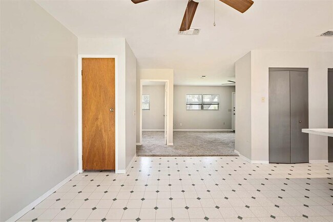 Building Photo - 2502 Cypress Ln