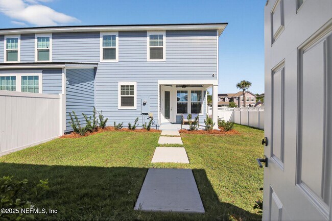 Building Photo - 244 Daydream Ave