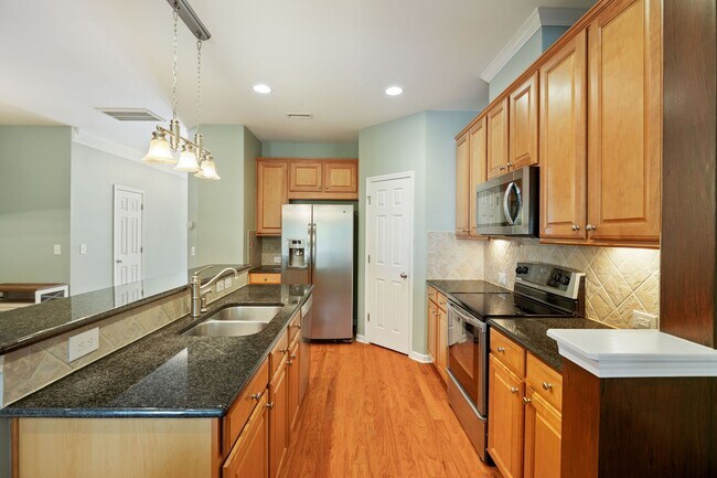 Building Photo - Beautiful 3-Bedroom Townhome in North Raleigh