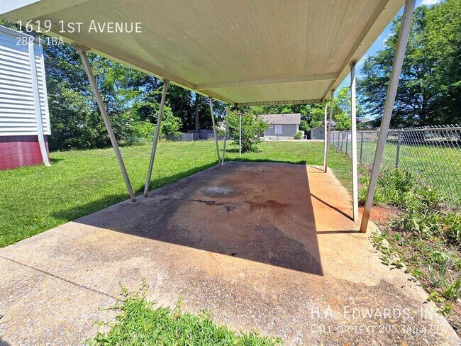 Building Photo - 1619 1st Ave