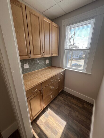 Pantry - 75 Boynton St