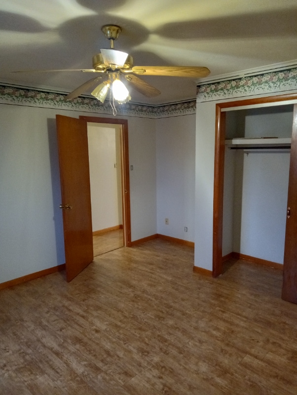 Building Photo - 12 Elm Ln