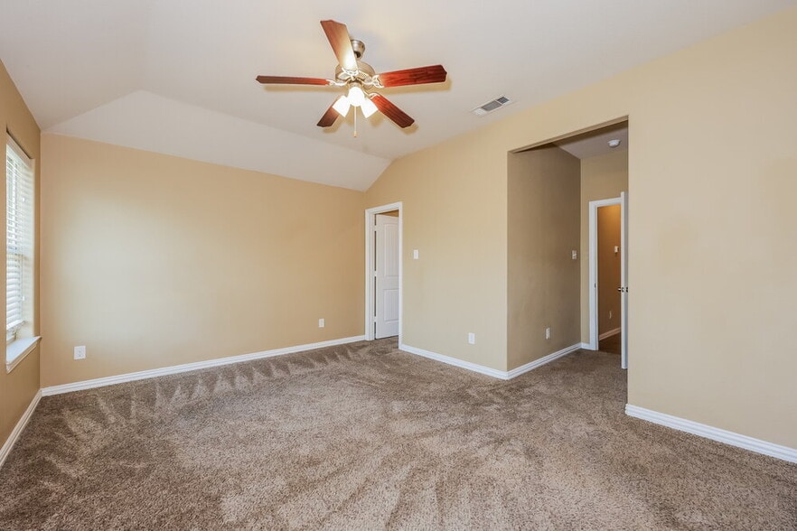 Building Photo - 7681 Hollow Point Dr