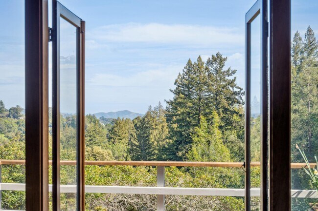 Building Photo - 45 Beverly Terrace