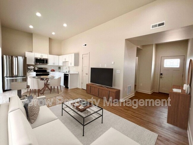 Building Photo - 1161 Claude Rd