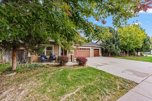 Building Photo - 11116 W Wild Iris St