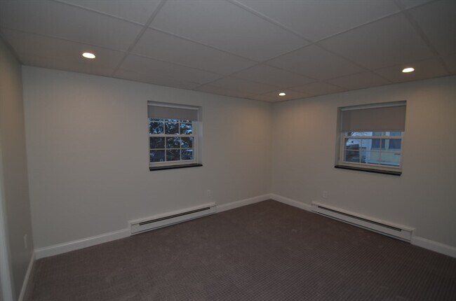 Building Photo - 594 Franklin St