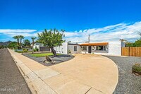 Building Photo - 8326 E Crestwood Way