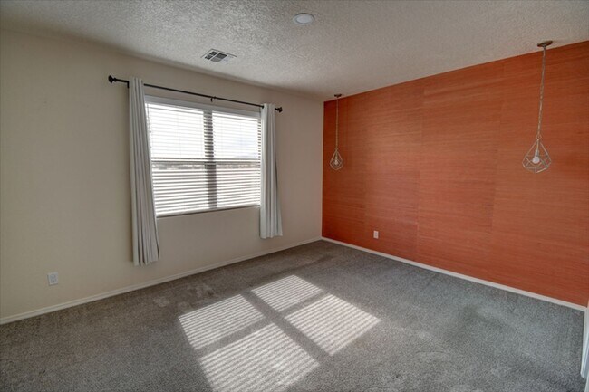 Building Photo - 4461 Golden Eagle Loop NE