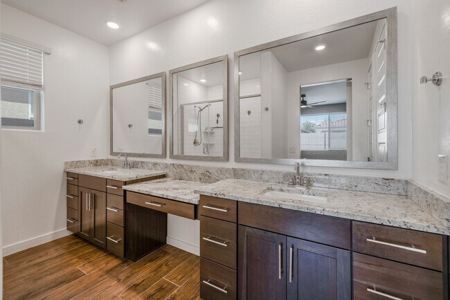 Building Photo - 9820 E Tupelo Ave