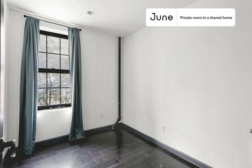Building Photo - Room in Shared 3 bed/1 bath home