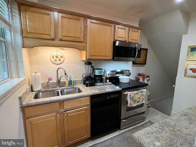 Building Photo - 4807 S 28th St