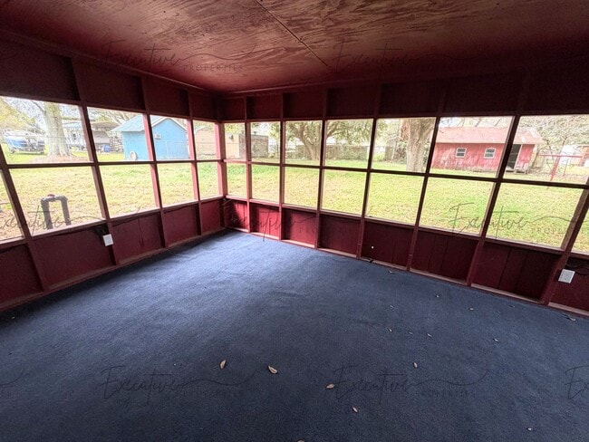 Building Photo - Available Now – Updated 3-Bed, 2-Bath Home in Iowa with Garage