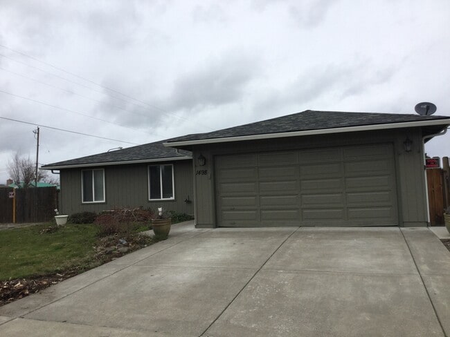 Building Photo - Cute Home in Great Southwest Neighborhood!
