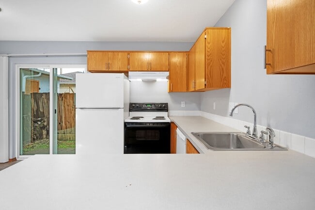 Building Photo - 99th Ave Tri-Plex-AT-4518