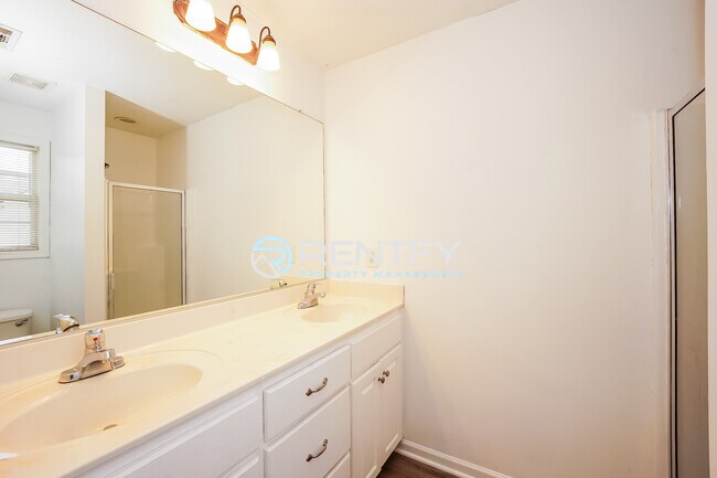 Building Photo - 1110 Mason St