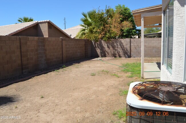 Building Photo - 4151 E Silverwood Dr