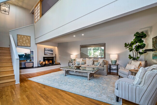 Building Photo - 548 San Ysidro Rd