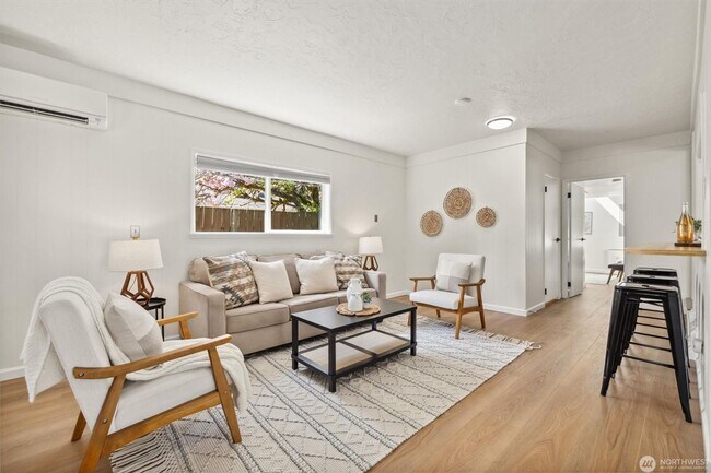 Building Photo - 4Bd/1.75Ba Seattle House