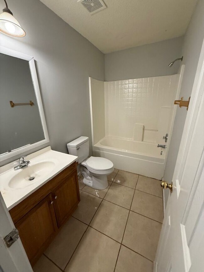 Building Photo - 148 Pinemast Court