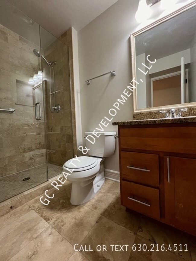 Building Photo - 925 Indian Boundary Dr