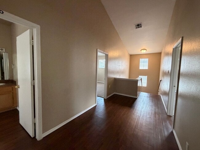 Building Photo - 910 Keith Ln