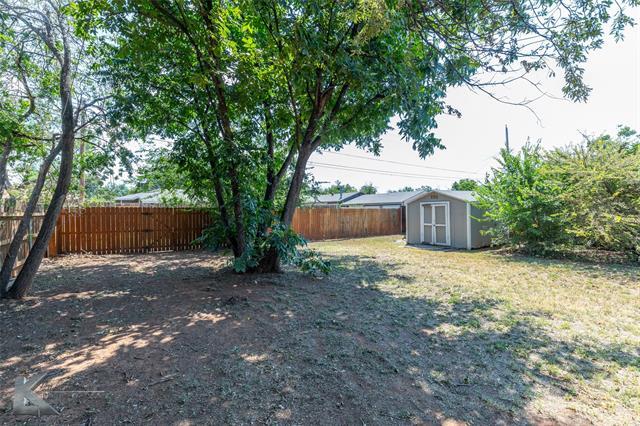 Building Photo - 833 Westview Dr