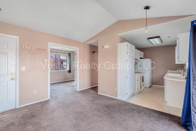 Building Photo - 2265 S Buckley Rd