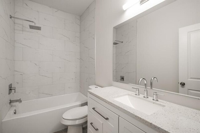 Building Photo - 3165 Dogwood Dr