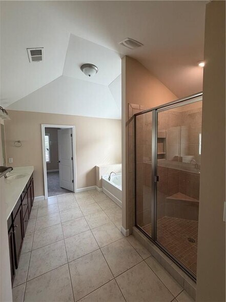 Building Photo - 4525 Highfield Dr