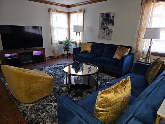 Building Photo - 1857 E Holmes Rd