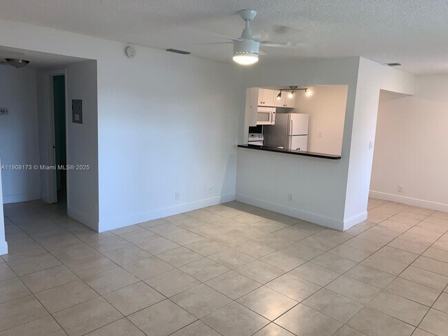 Building Photo - 2525 Polk St