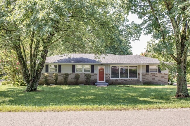 Primary Photo - Crieve Hall Ranch with Studio