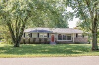 Building Photo - Crieve Hall Ranch with Studio