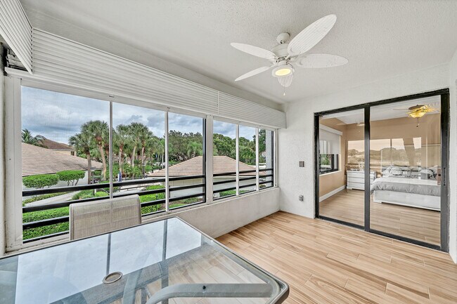 Building Photo - 827 Oak Harbour Dr