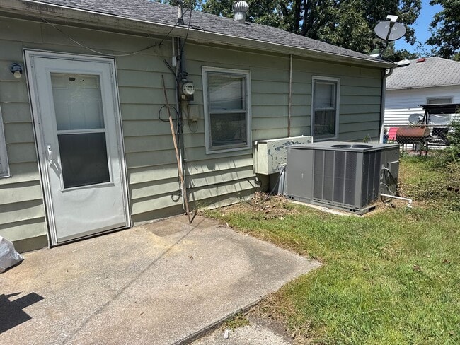 Building Photo - 3 bedroom house in Paducah