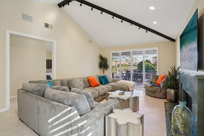 Building Photo - 29 Lakeshore Dr