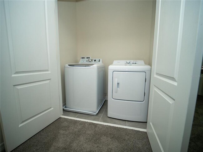 Building Photo - 1498 Isleta Lp