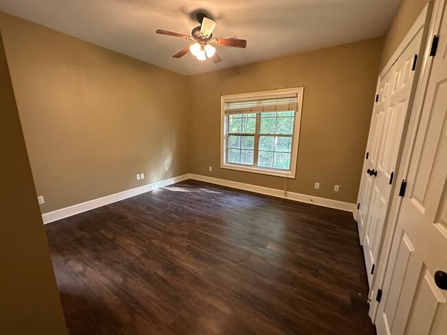 Building Photo - 1411 Caney Ln