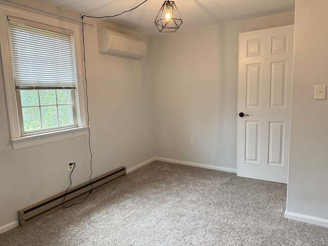 Building Photo - Beautiful 3 Bedroom Single Family Home in ...